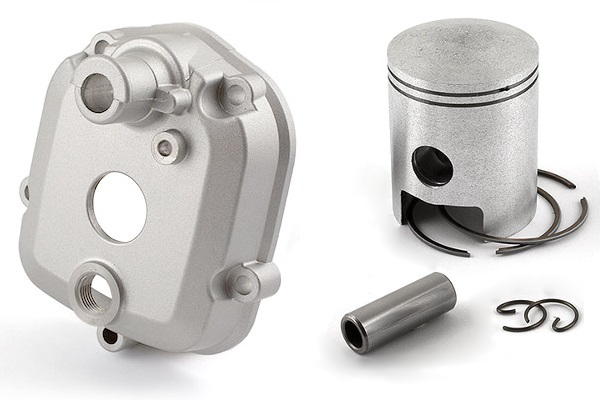 Culasse bi-partie en aluminium et piston bi-segments